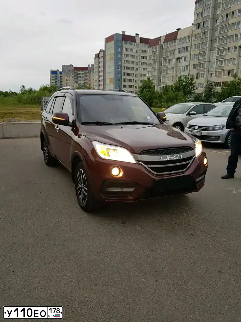 Фото автомобиля VOLKSWAGEN POLO, 2015 — госномер У110ЕО178. Цвет: СЕРЕБРИСТЫЙ