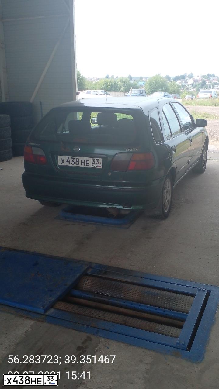 Фото автомобиля NISSAN ALMERA, 1997 — госномер М683СЕ77. Цвет: ЗЕЛЕНЫЙ