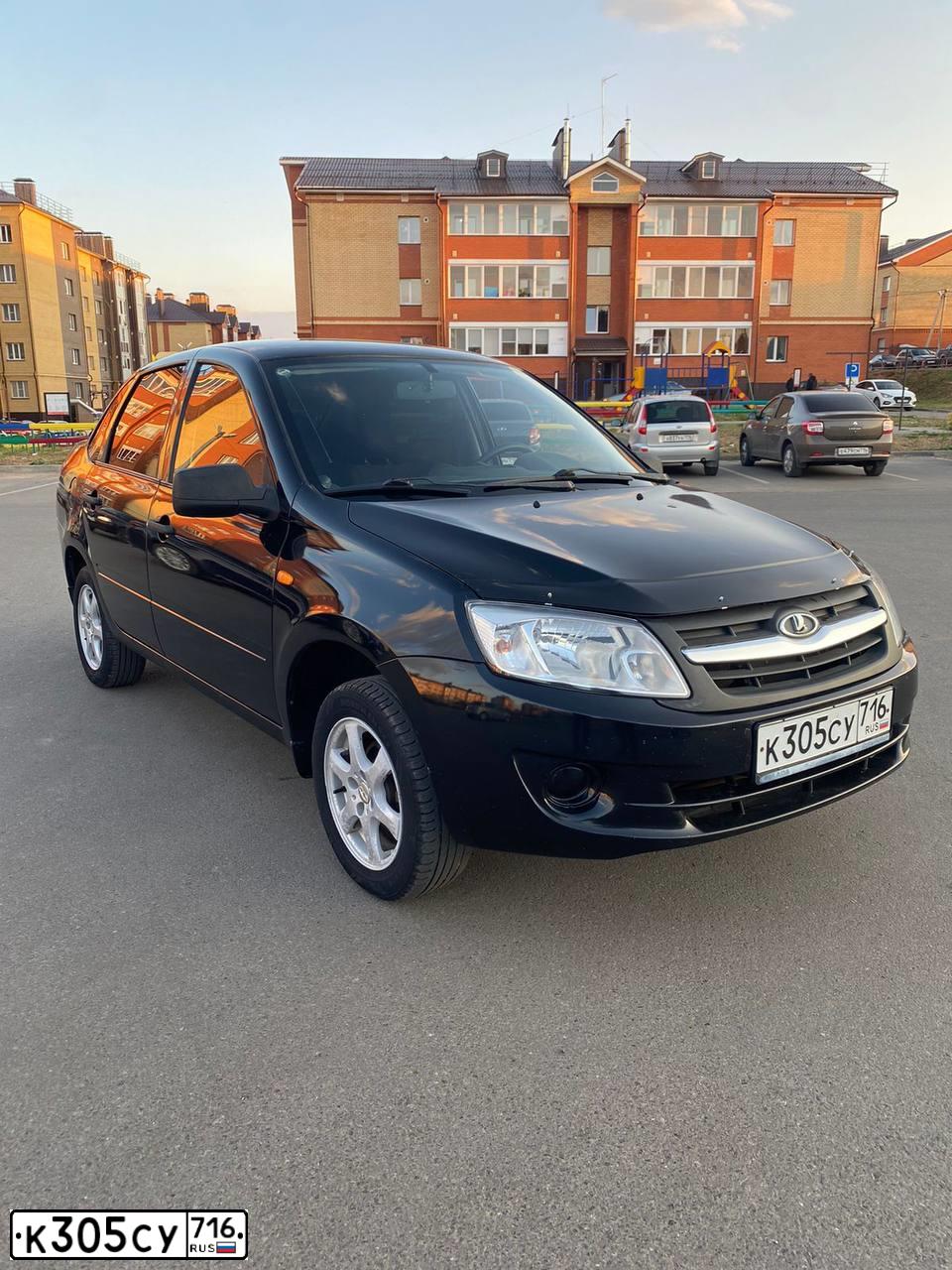 Фото автомобиля FORD FOCUS, 2011 — госномер В808МТ150. Цвет: БЕЛЫЙ
