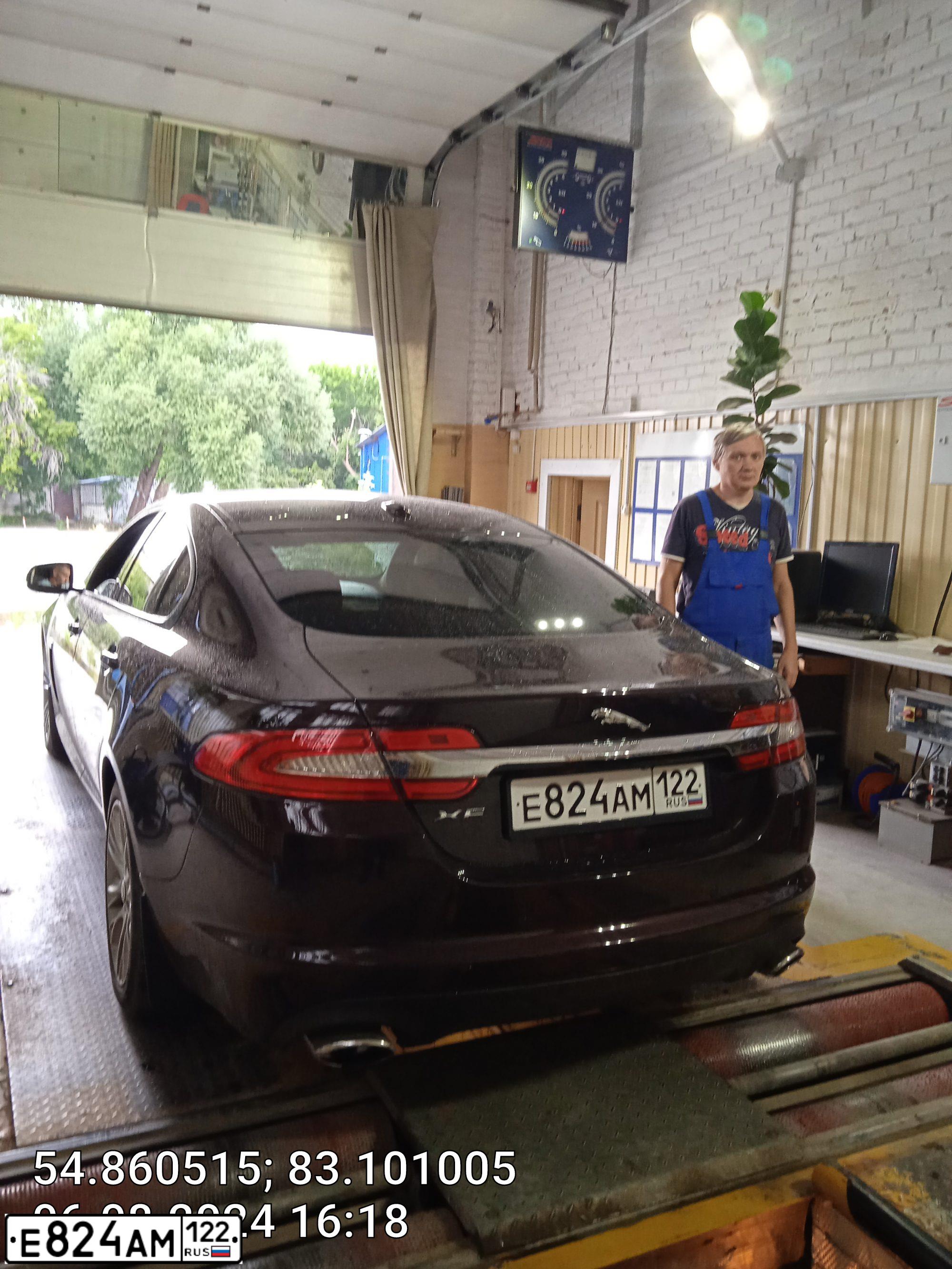 Фото автомобиля JAGUAR XF-SERIE, 2012 — госномер Р612КУ154. Цвет: Коричневый