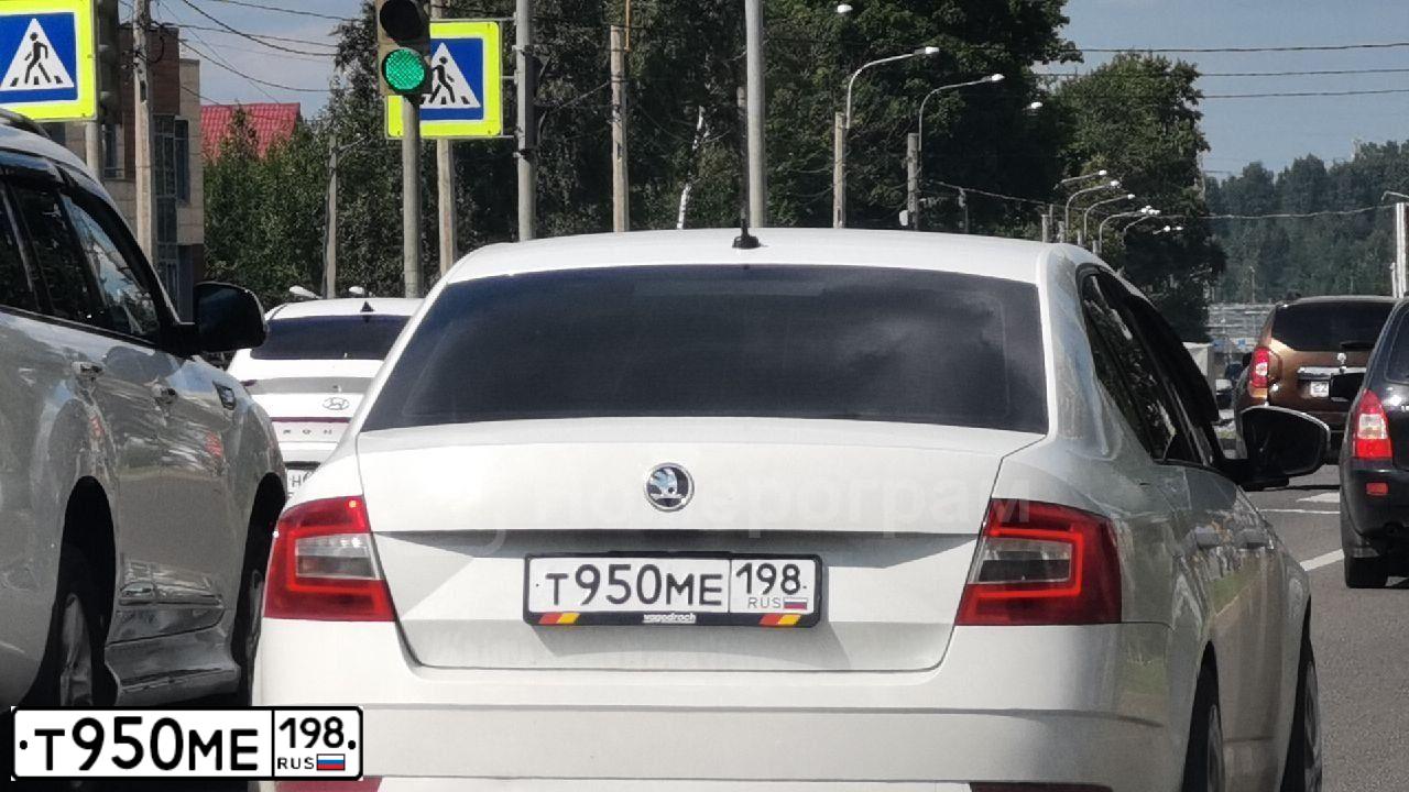 Фото автомобиля SKODA OCTAVIA, 2017 — госномер Т950МЕ198. Цвет: Белый