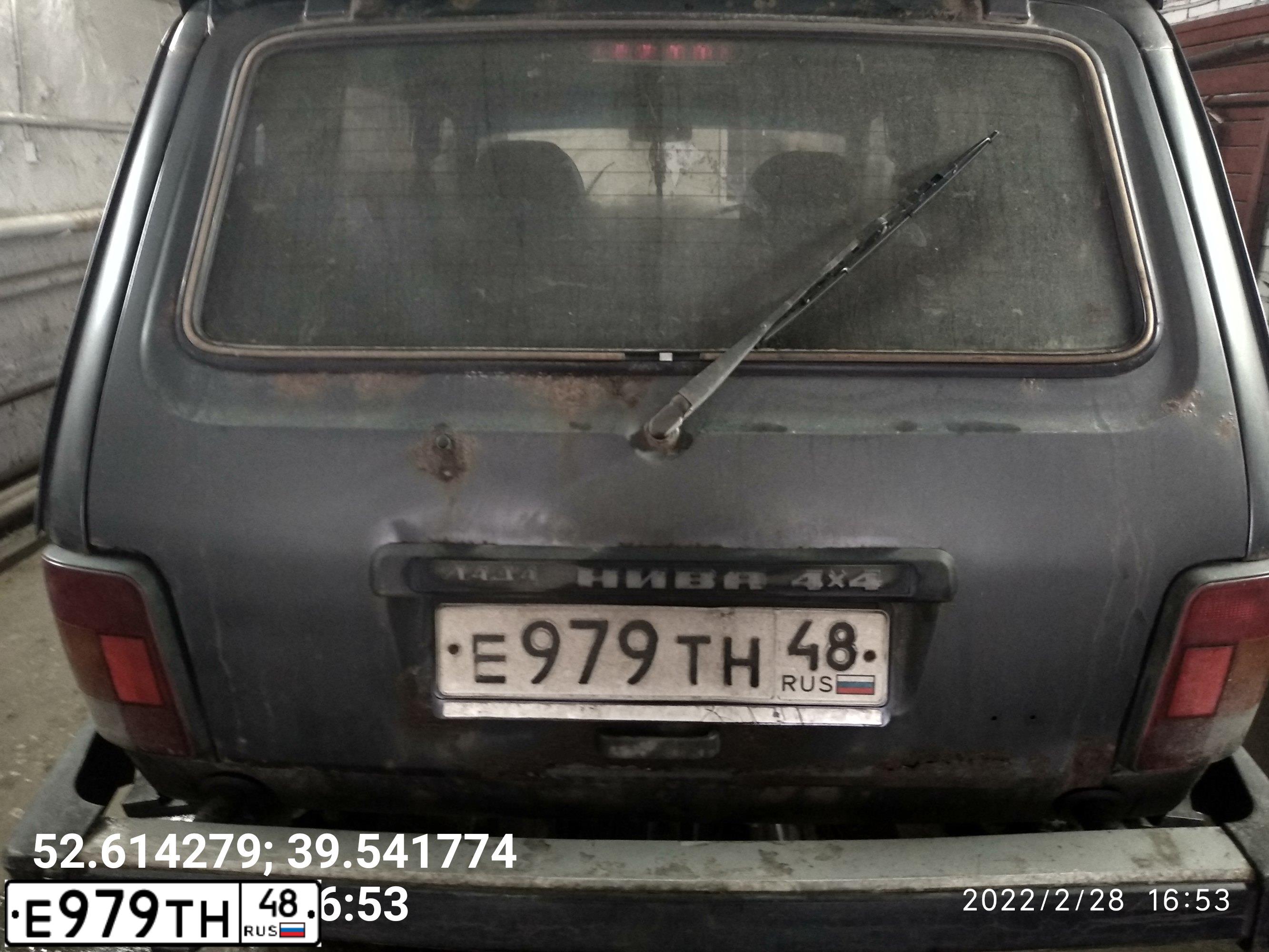 Фото автомобиля LADA 2131 NIVA, 2002 — госномер Т525ВЕ36. Цвет: ГРАФИТ