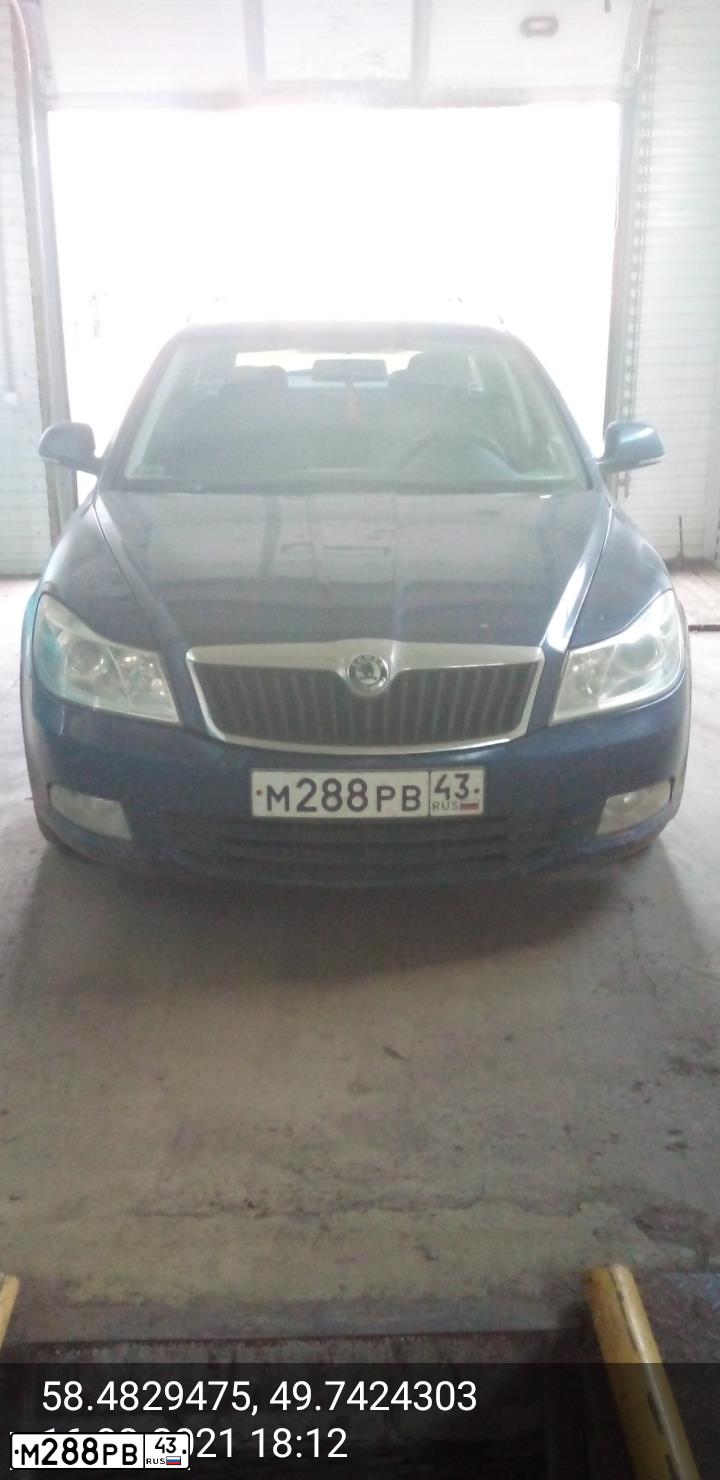 Фото автомобиля SKODA OCTAVIA, 2009 — госномер О728ТХ44. Цвет: Темно-синий