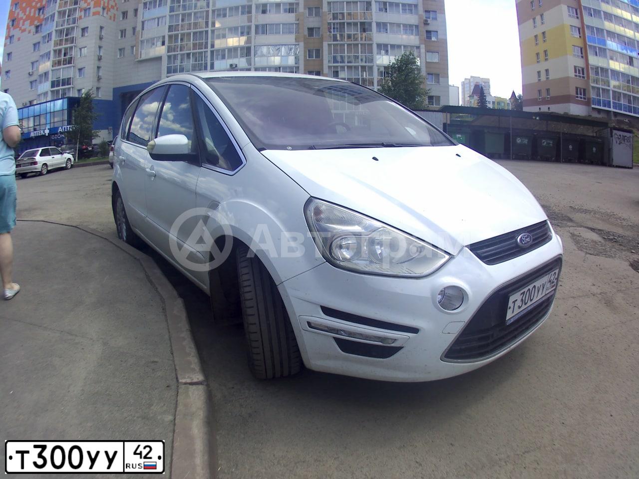 Фото автомобиля VOLKSWAGEN PASSAT, 2008 — госномер Т300УУ42. Цвет: ЧЕРНЫЙ