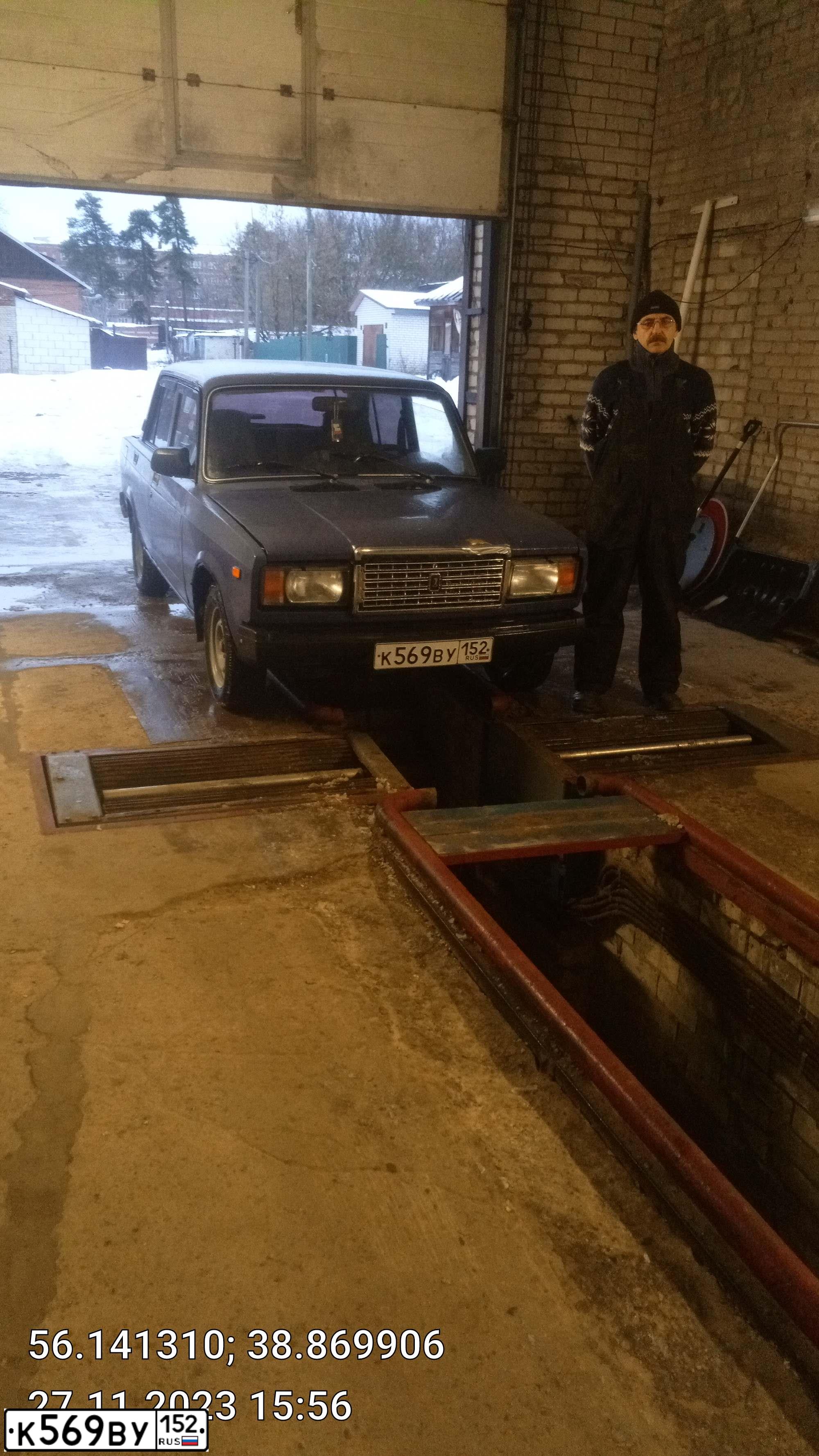 Фото автомобиля LADA 2107 LADA, 2007 — госномер Т302РА52. Цвет: синий