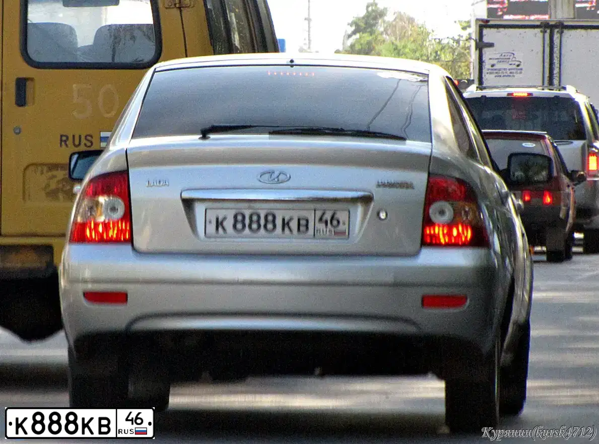 Фото автомобиля NISSAN X-TRAIL, 2012 — госномер К888КВ46. Цвет: Серый