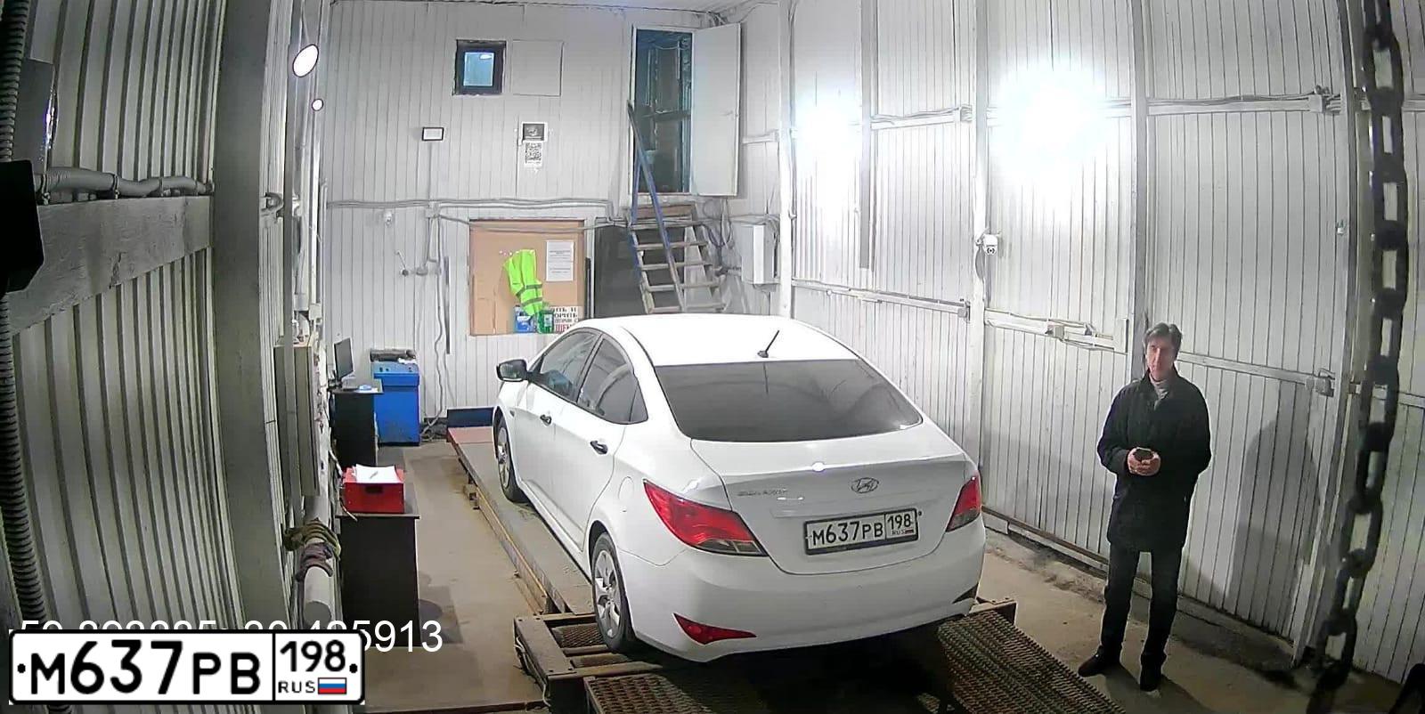 Фото автомобиля HYUNDAI SOLARIS, 2016 — госномер У944МК31. Цвет: Белый
