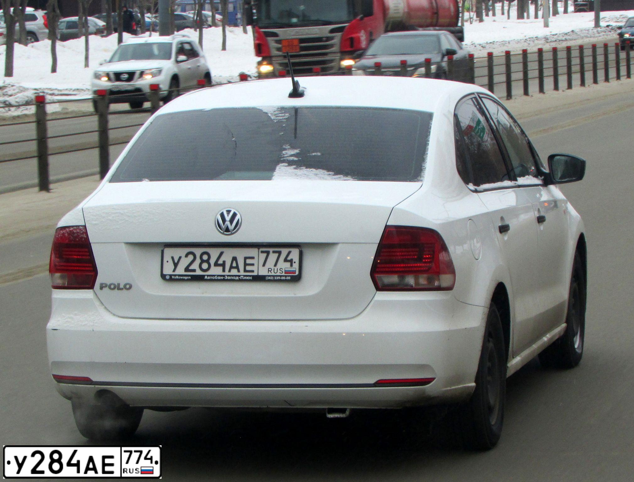 Фото автомобиля VOLKSWAGEN POLO, 2017 — госномер У284АЕ774. Цвет: Белый