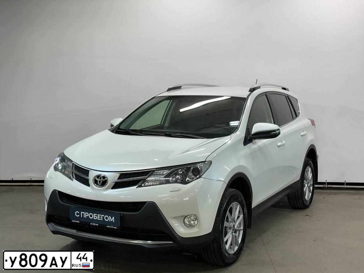 Фото автомобиля TOYOTA RAV4, 2015 — госномер Е895ЕС76. Цвет: Белый