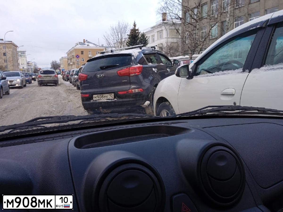 Фото автомобиля KIA SPORTAGE, 2014 — госномер М908МК10. Цвет: СЕРЫЙ