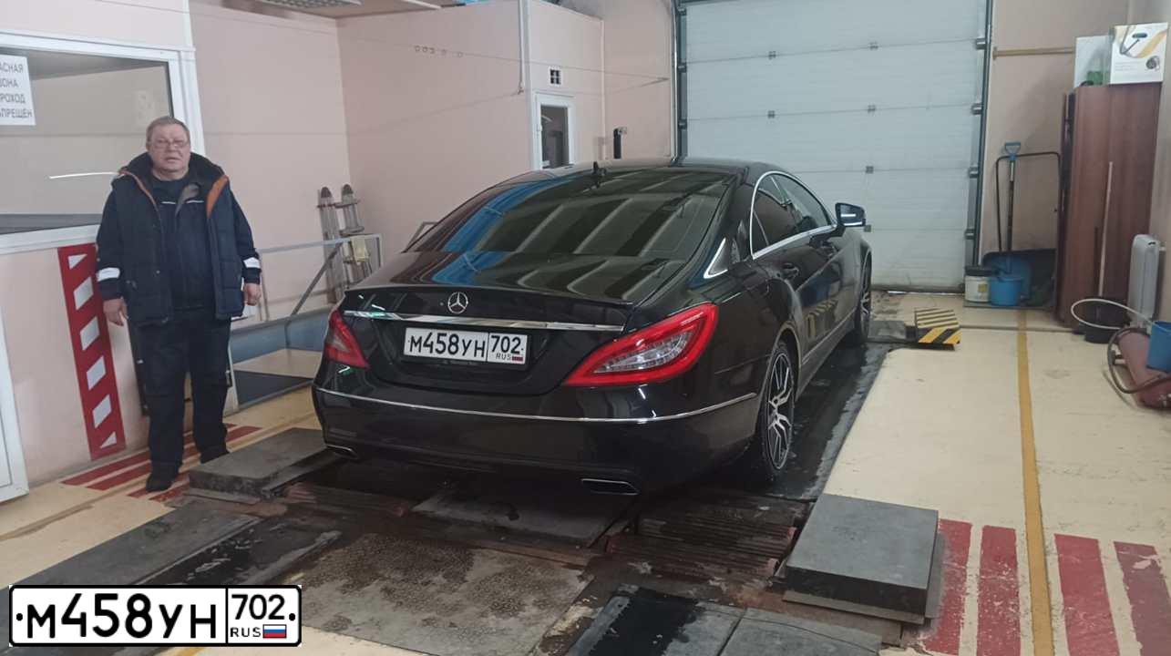 Фото автомобиля MERCEDES CLS-KLASSE, 2011 — госномер Е380РУ799. Цвет: ЧЕРНЫЙ