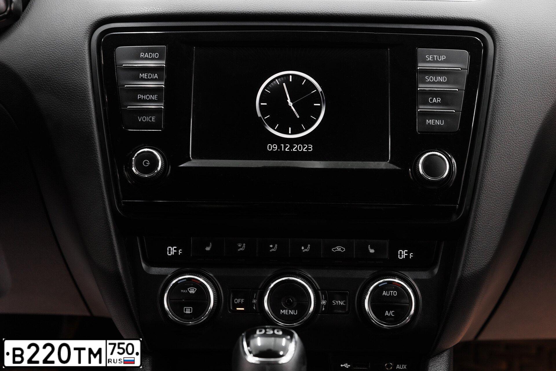 Фото автомобиля SKODA OCTAVIA, 2016 — госномер О659ТМ71. Цвет: Белый