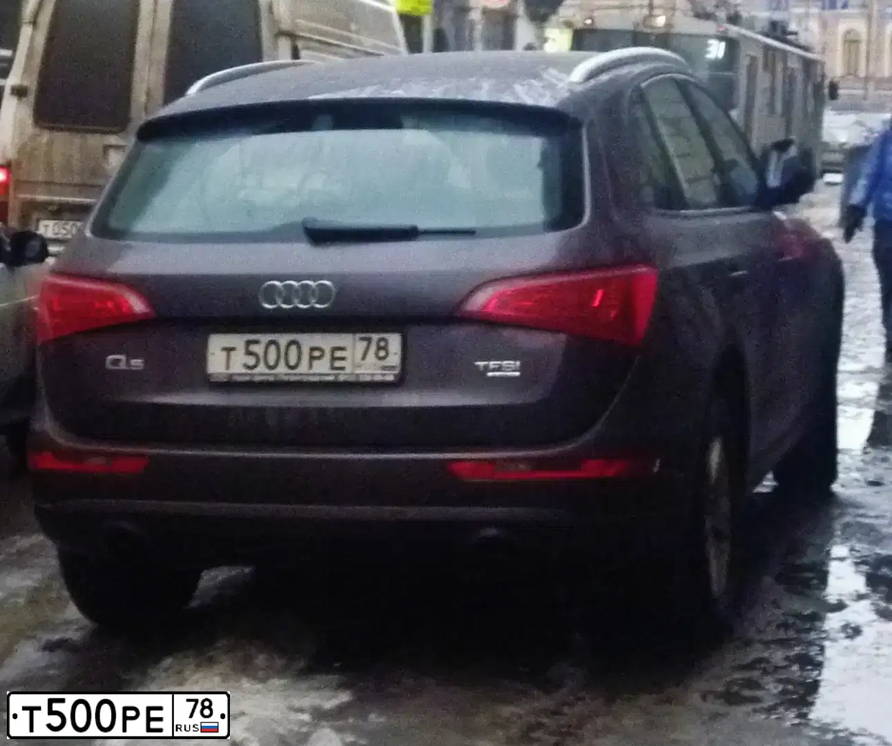 Фото автомобиля AUDI Q5, 2011 — госномер Е960ЕХ198