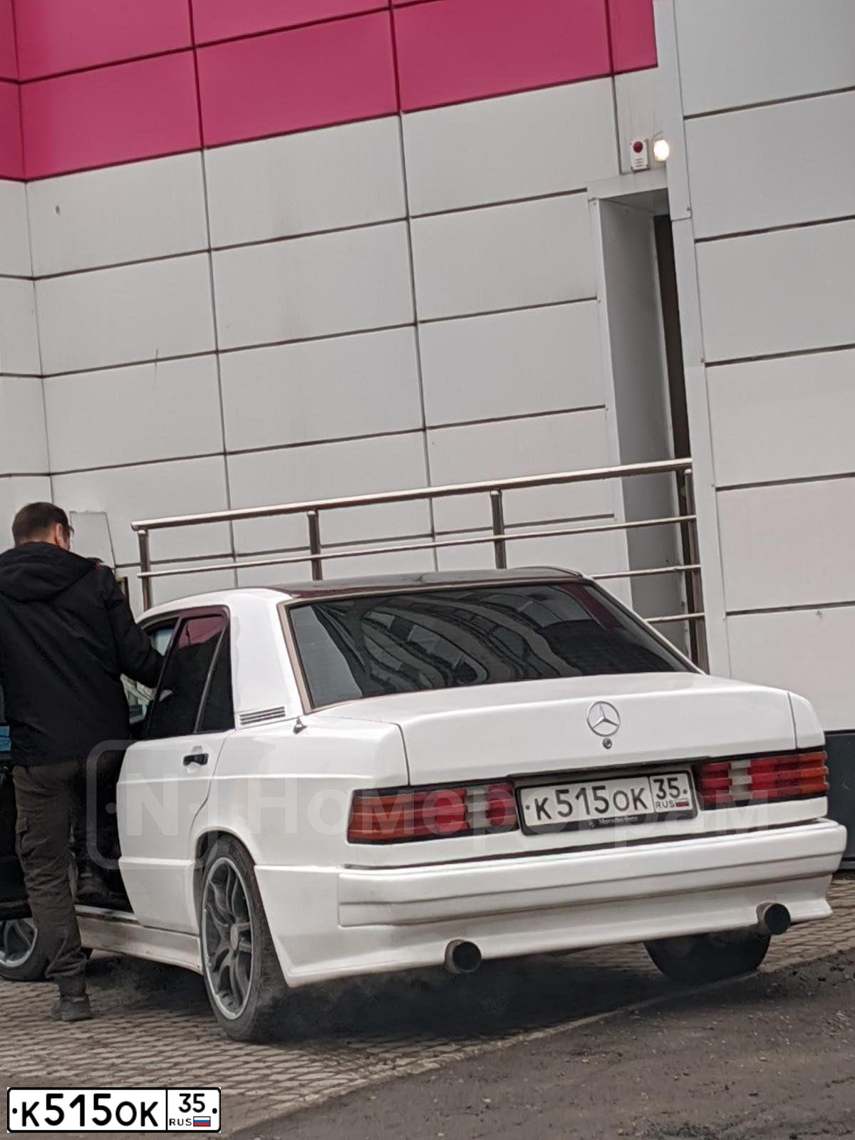 Фото автомобиля MERCEDES C-KLASSE, 1991 — госномер О012ОУ29. Цвет: Белый