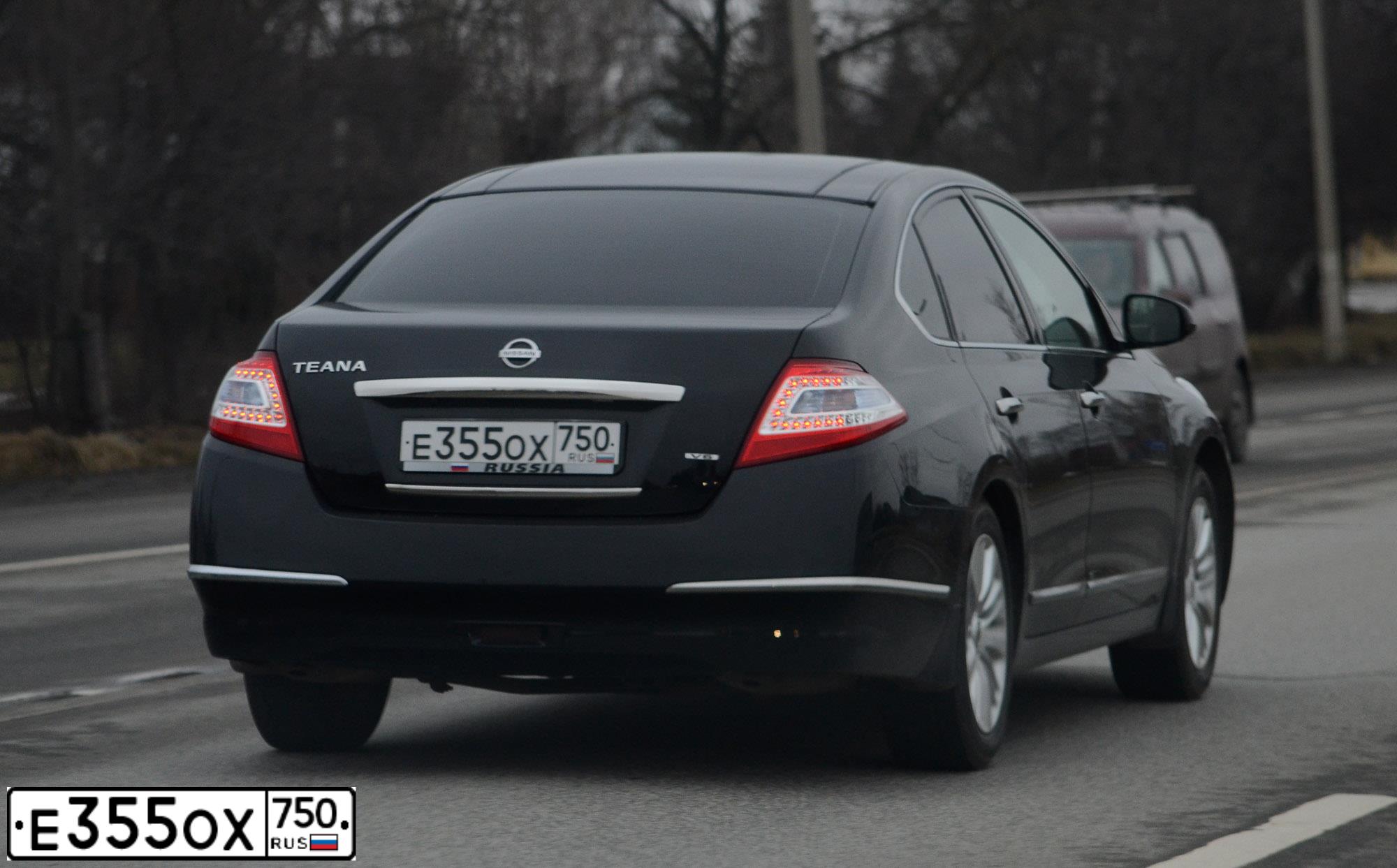 Фото автомобиля NISSAN TEANA, 2013 — госномер Е355ОХ750. Цвет: ЧЕРНЫЙ
