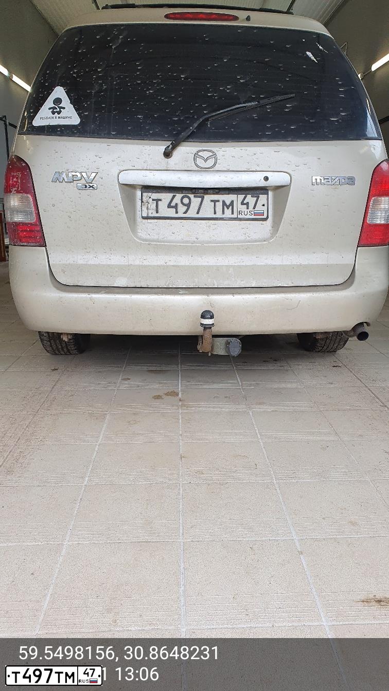 Фото автомобиля MAZDA MPV, 2000 — госномер Е548СВ10. Цвет: ЗОЛОТИСТЫЙ