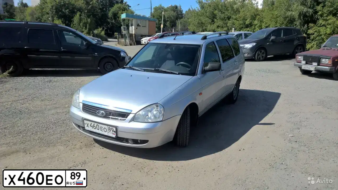 Фото автомобиля LADA 2171 PRIORA, 2010 — госномер Х184ЕВ774. Цвет: СВЕТЛО-СЕРЕБРИСТЫЙ МЕТАЛЛ