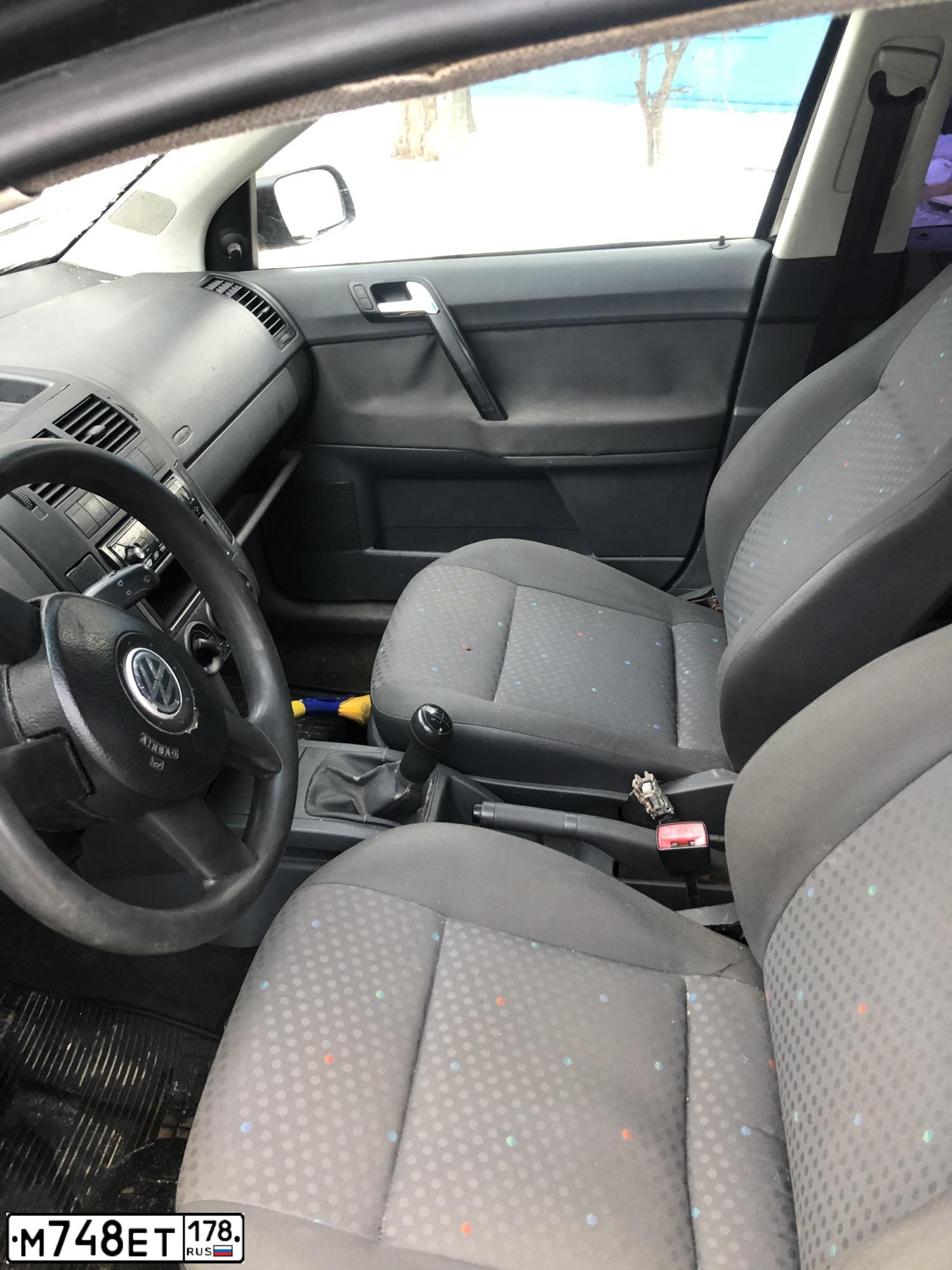 Фото автомобиля VOLKSWAGEN POLO, 2003 — госномер О661СМ60