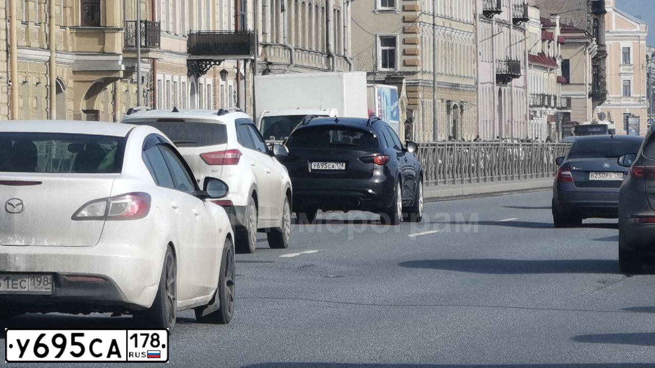 Фото автомобиля INFINITI QX70 /FX/, 2008 — госномер К225ОА53. Цвет: Коричневый