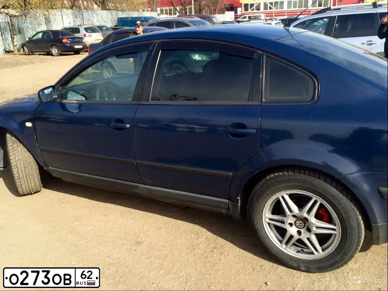 Фото автомобиля VOLKSWAGEN PASSAT, 1999 — госномер О273ОВ62. Цвет: СИНИЙ