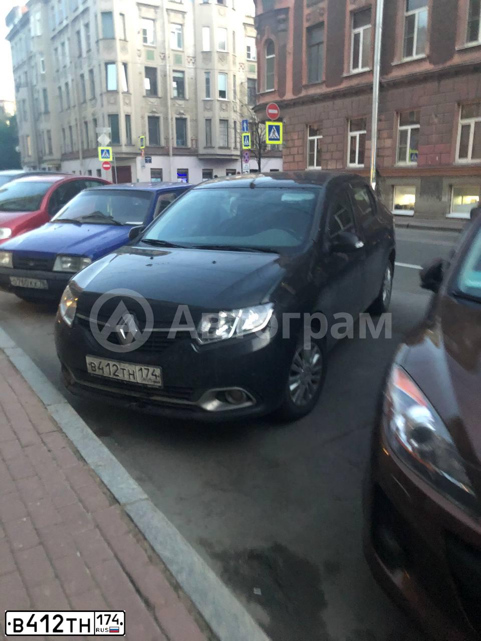 Фото автомобиля RENAULT LOGAN, 2015 — госномер В412ТН174. Цвет: ЧЕРНЫЙ