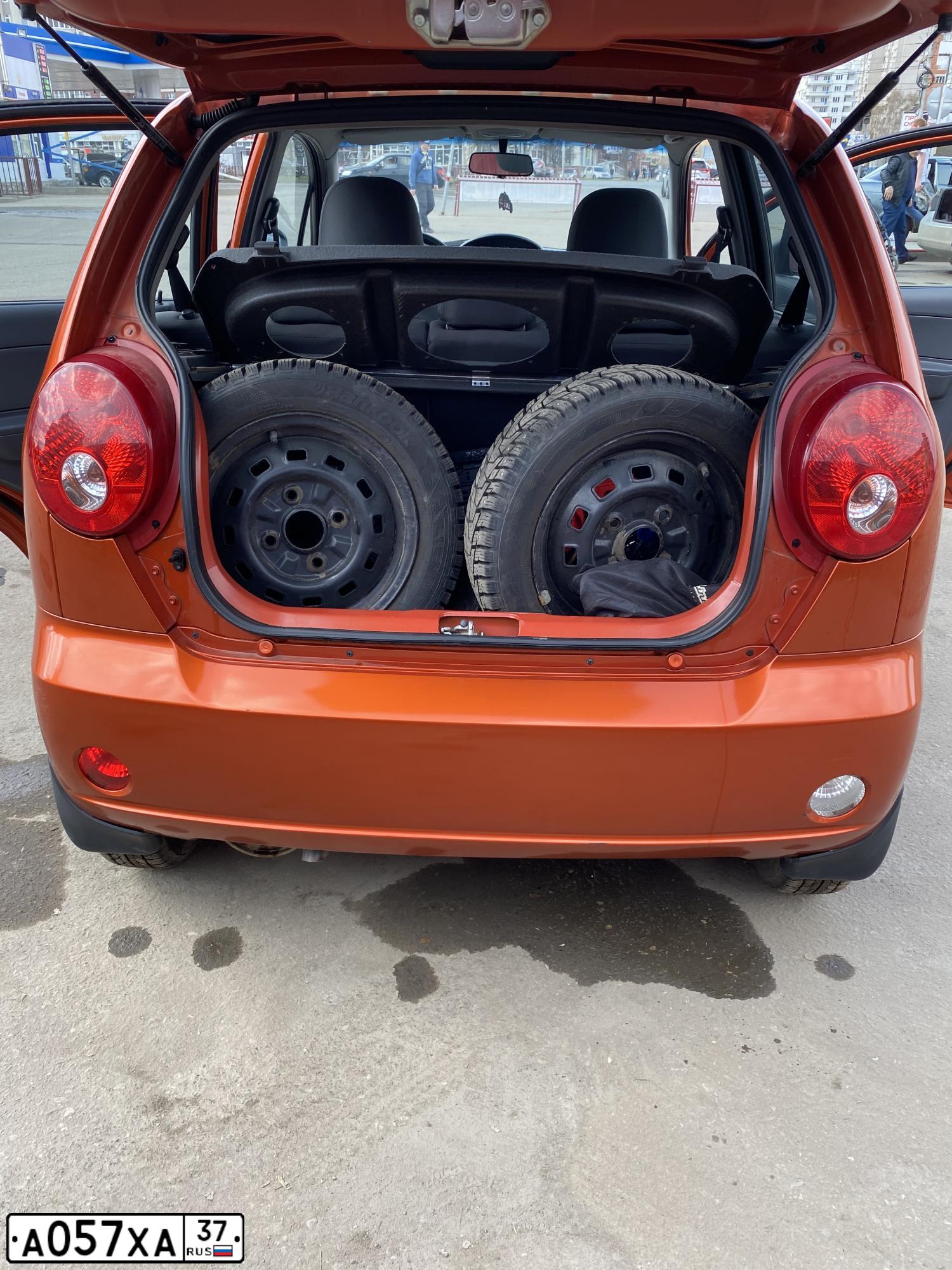 Фото автомобиля CHEVROLET SPARK, 2009 — госномер А057ХА37. Цвет: Оранжевый