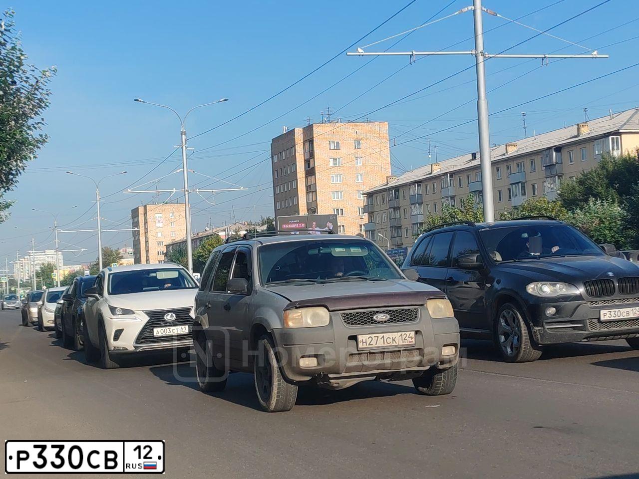 Фото автомобиля LADA 2112 LADA, 2007 — госномер К975СУ18. Цвет: СЕРЕБРИСТО-БЕЖЕВЫЙ