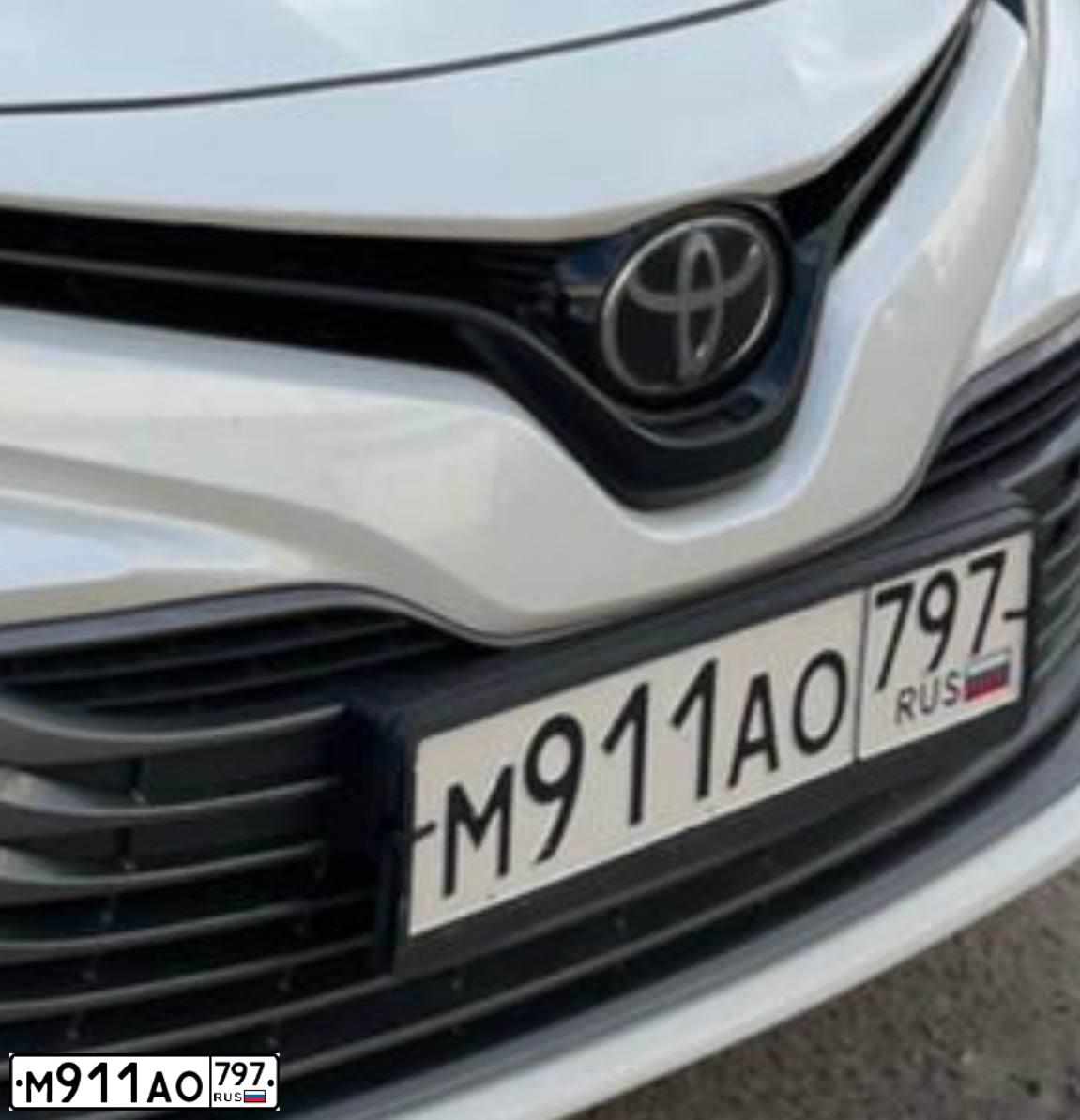 Фото автомобиля TOYOTA CAMRY, 2019 — госномер А009МО124. Цвет: БЕЛЫЙ ПЕРЛАМУТР