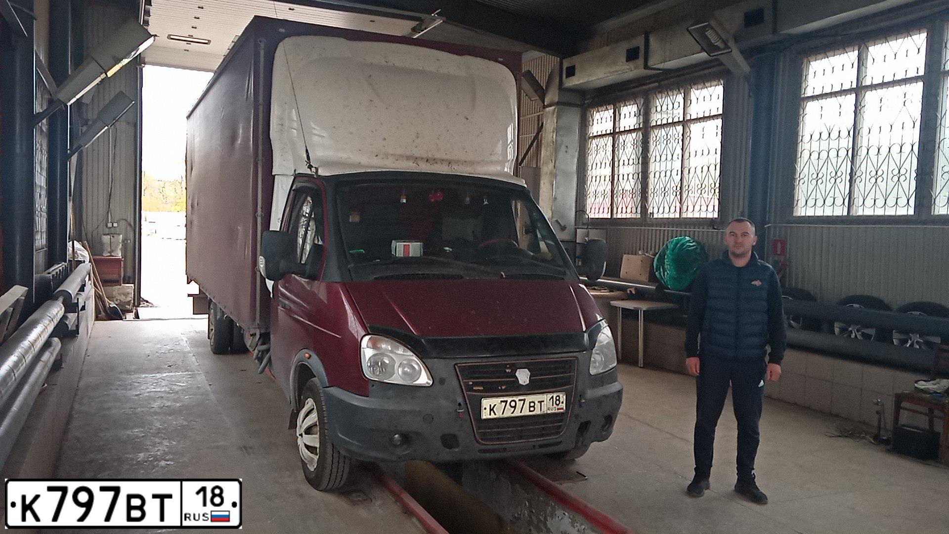 Фото автомобиля GAZ 3302 GAZEL, 2012 — госномер К797ВТ18. Цвет: ТЕМНО-КРАСНЫЙ