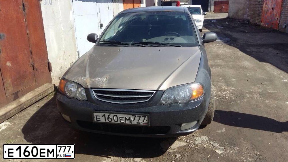 Фото автомобиля KIA SEPHIA, 2002 — госномер Е160ЕМ777. Цвет: Серый