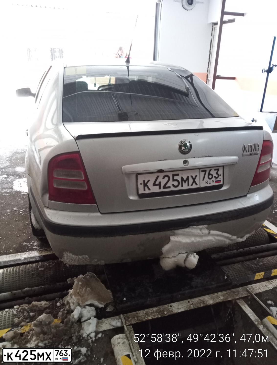 Фото автомобиля SKODA OCTAVIA, 2006 — госномер К425МХ763. Цвет: Серебристый