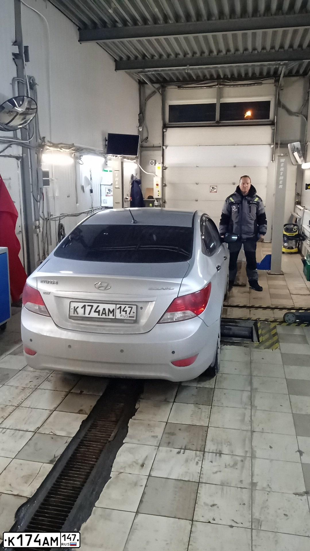 Фото автомобиля HYUNDAI SOLARIS, 2014 — госномер О056АХ181. Цвет: Серебристый