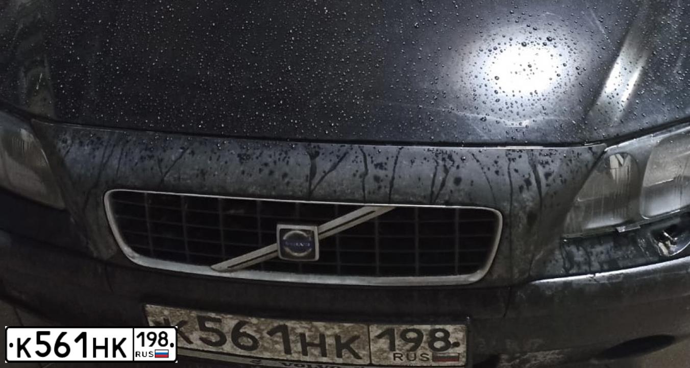 Фото автомобиля VOLVO S60, 2004 — госномер В694ХР147. Цвет: ЧЕРНЫЙ