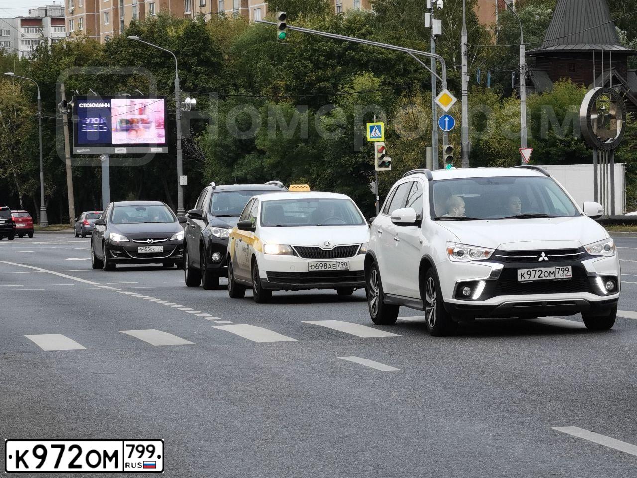 Фото автомобиля MITSUBISHI ASX, 2018 — госномер К972ОМ799. Цвет: БЕЛЫЙ