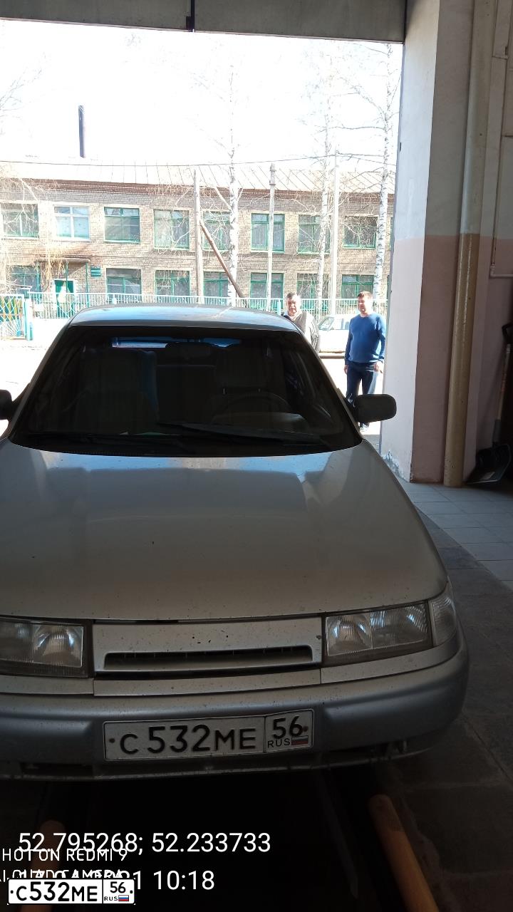 Фото автомобиля LADA 2112, 2005 — госномер В876ОЕ156. Цвет: СВЕТЛО-СЕРЕБРИСТЫЙ МЕТАЛЛ