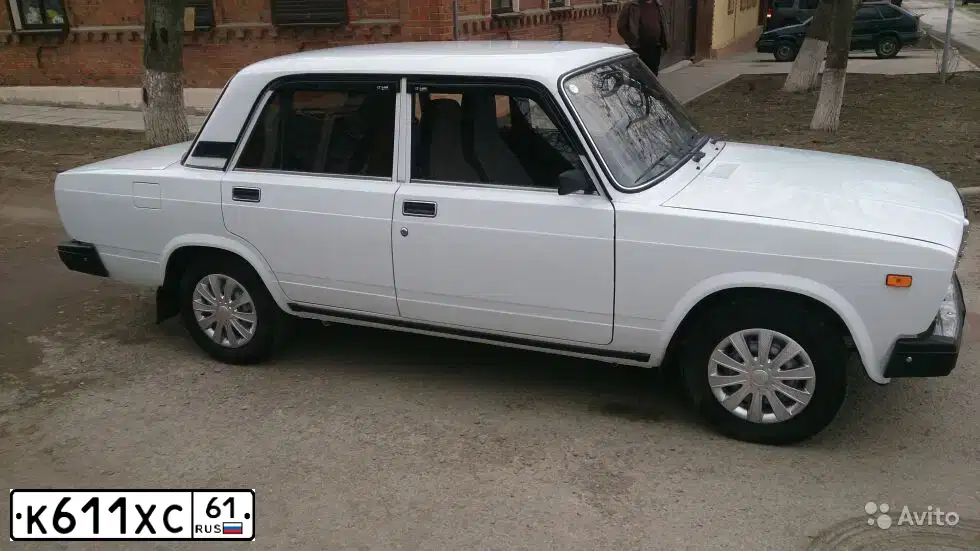 Фото автомобиля LADA 2107, 2007 — госномер К611ХС61. Цвет: БЕЛЫЙ ЯРКИЙ