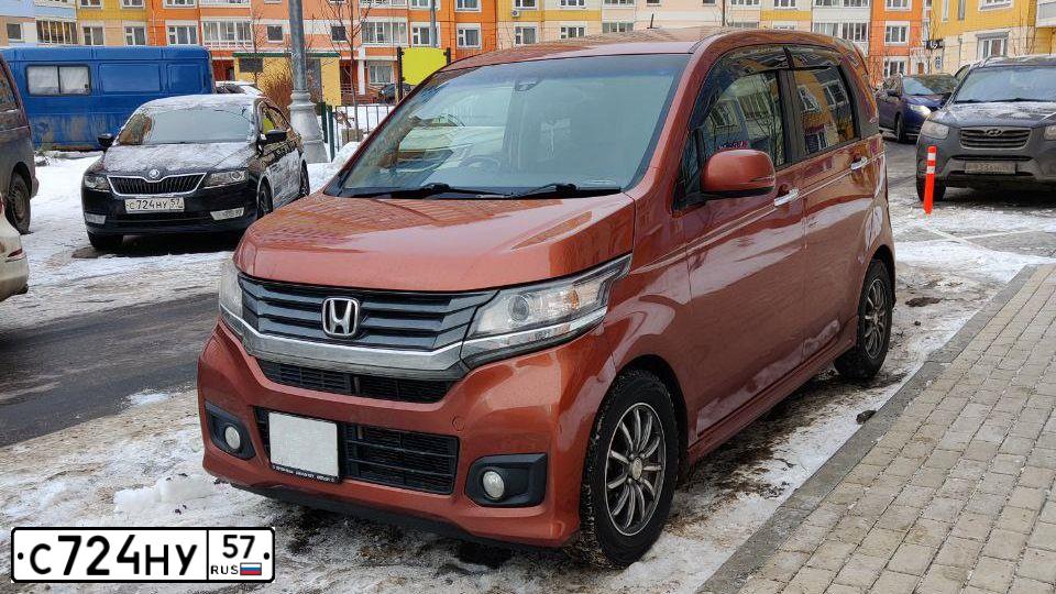 Фото автомобиля SKODA RAPID, 2016 — госномер С042ВН977. Цвет: ЧЕРНЫЙ