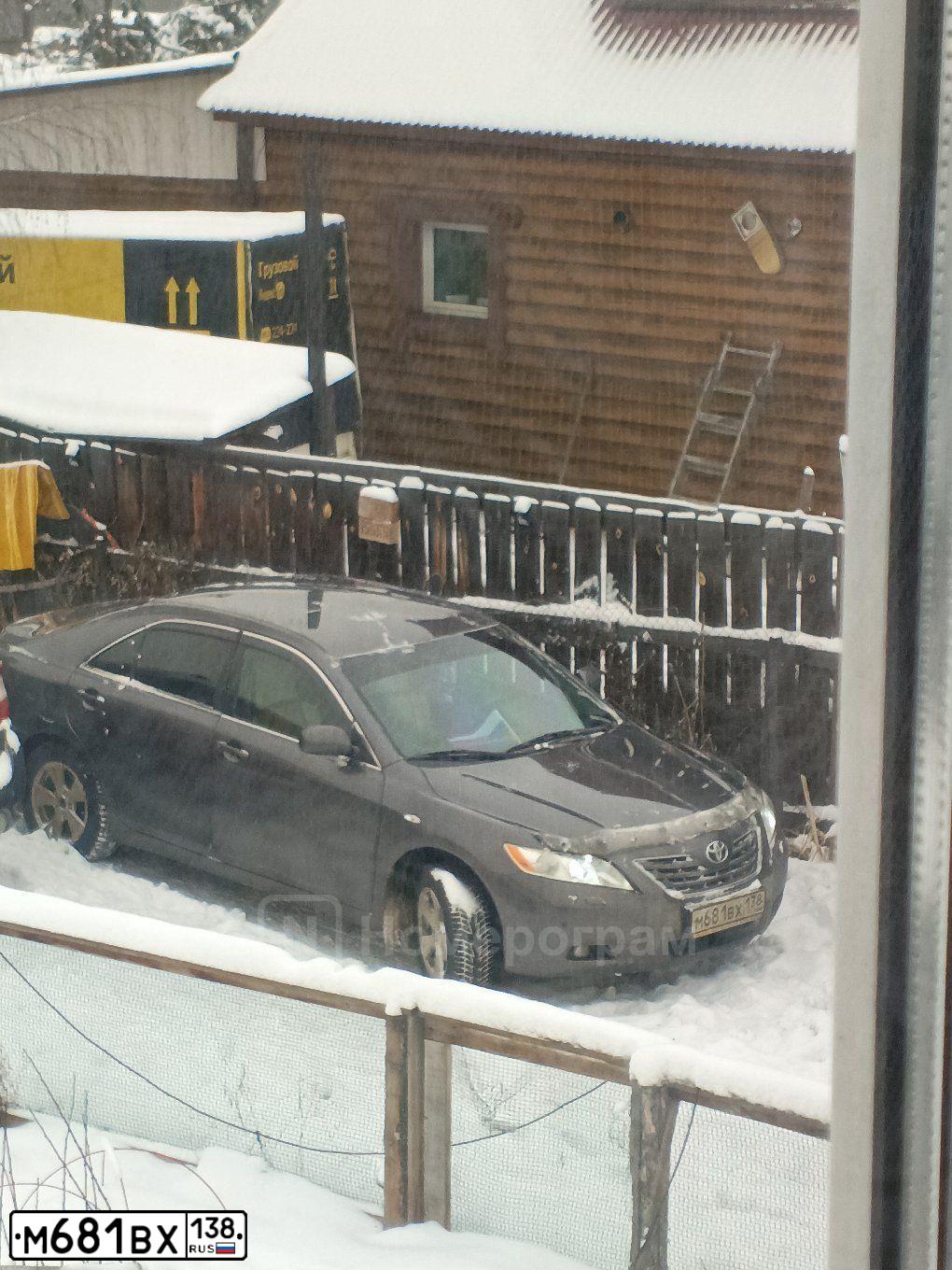 Фото автомобиля TOYOTA CAMRY, 2007 — госномер М681ВХ138. Цвет: СЕРЫЙ