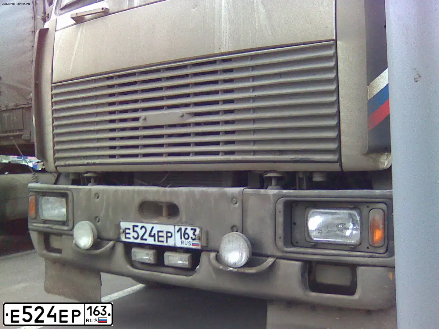 Фото автомобиля MAZ 5432 /4X2/, 2005 — госномер Е524ЕР163. Цвет: БЕЛЫЙ