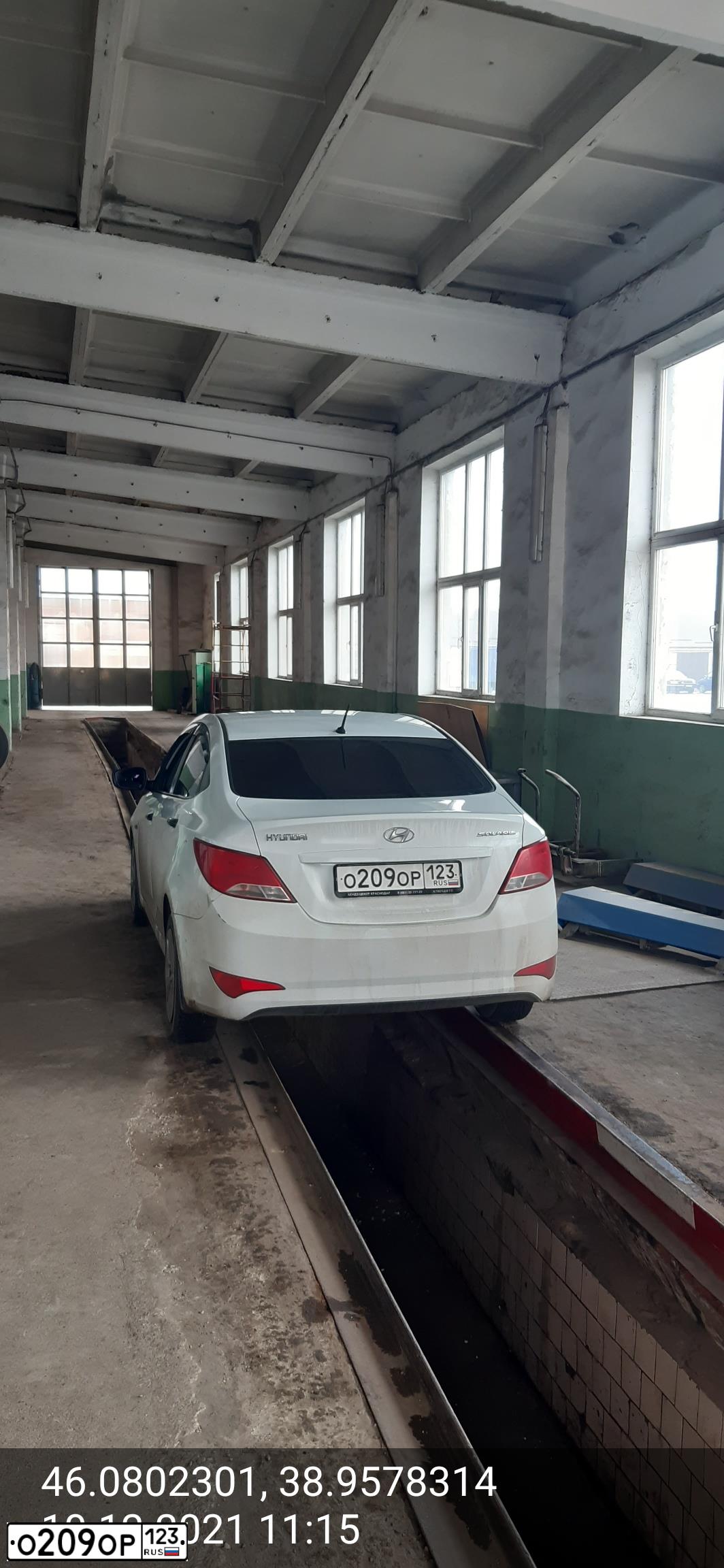 Фото автомобиля HYUNDAI SOLARIS, 2014 — госномер О209ОР123. Цвет: БЕЛЫЙ