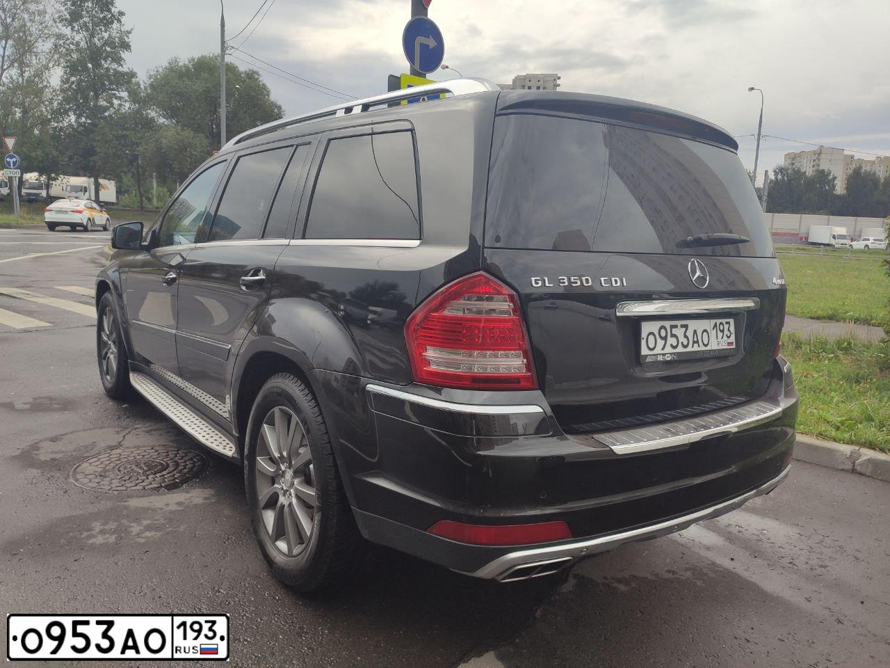 Фото автомобиля MERCEDES GL-KLASSE, 2011 — госномер Е765КС797. Цвет: ЧЕРНЫЙ