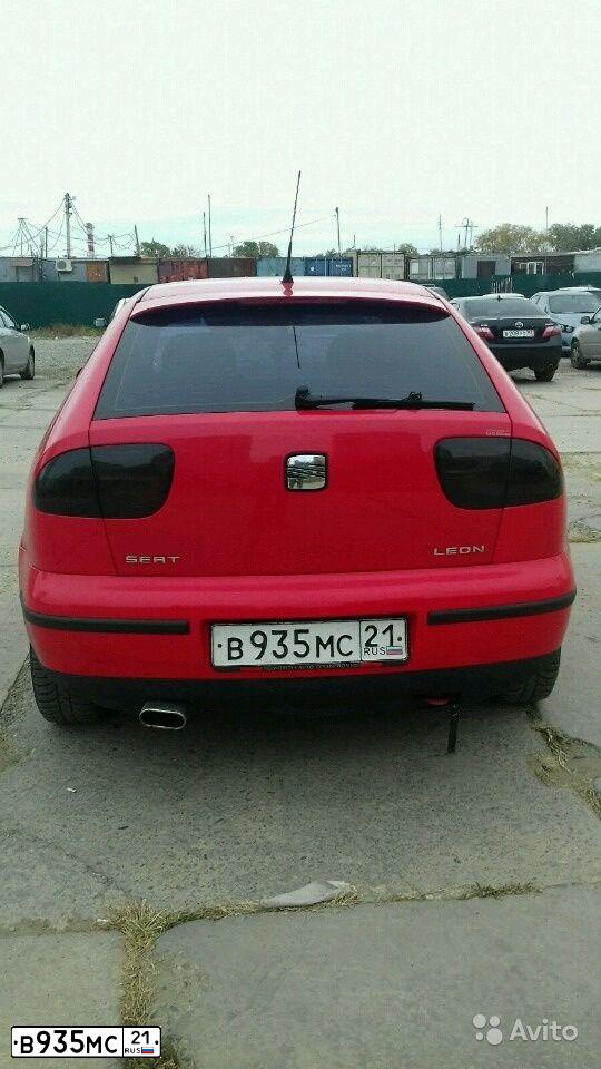 Фото автомобиля SEAT LEON, 2000 — госномер В935МС21. Цвет: КРАСНЫЙ