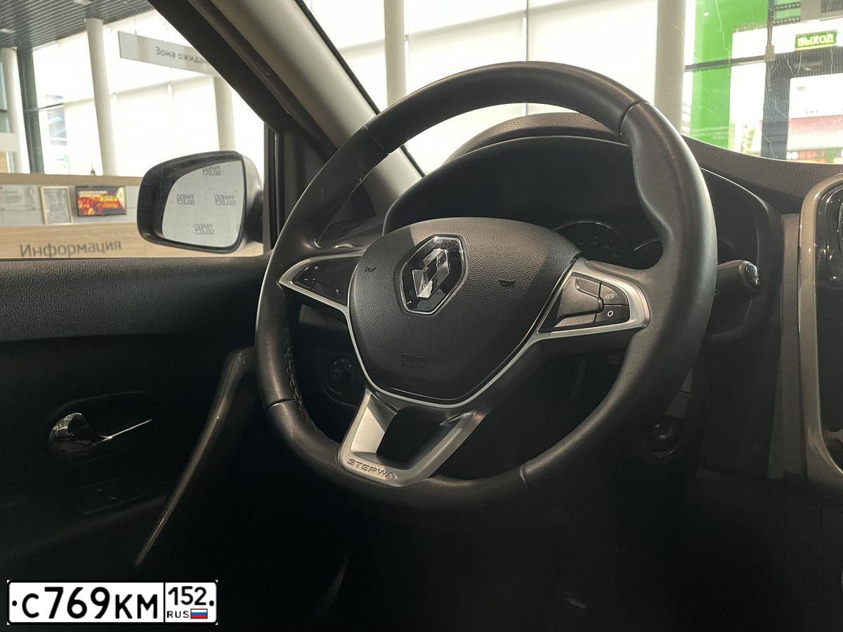Фото автомобиля RENAULT SANDERO, 2019 — госномер С769КМ152. Цвет: ЧЕРНЫЙ