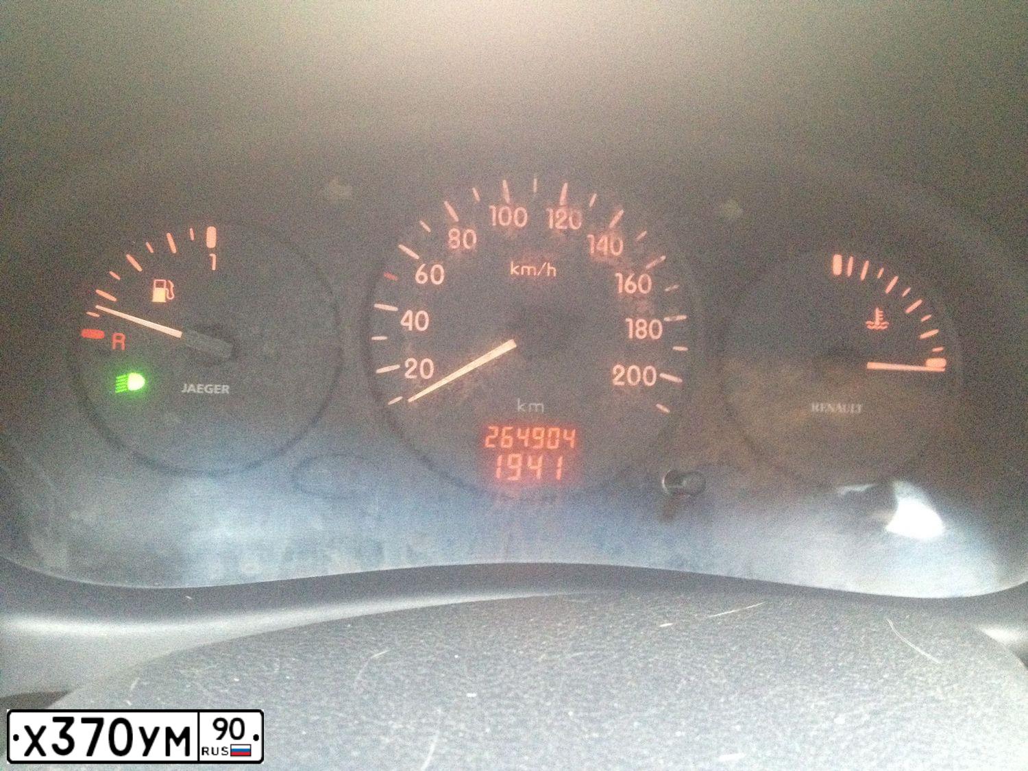 Фото автомобиля RENAULT CLIO, 2000 — госномер К504ВМ134. Цвет: синий