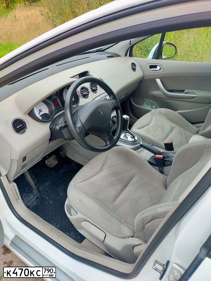 Фото автомобиля PEUGEOT 308, 2008 — госномер Р762АН550. Цвет: Белый