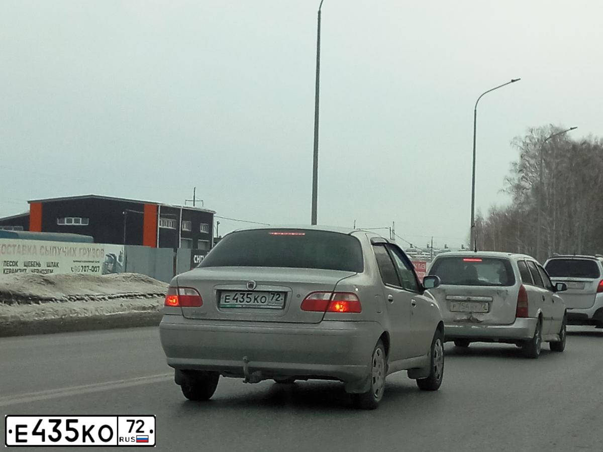 Фото автомобиля FIAT ALBEA, 2008 — госномер Е435КО72. Цвет: СЕРЫЙ