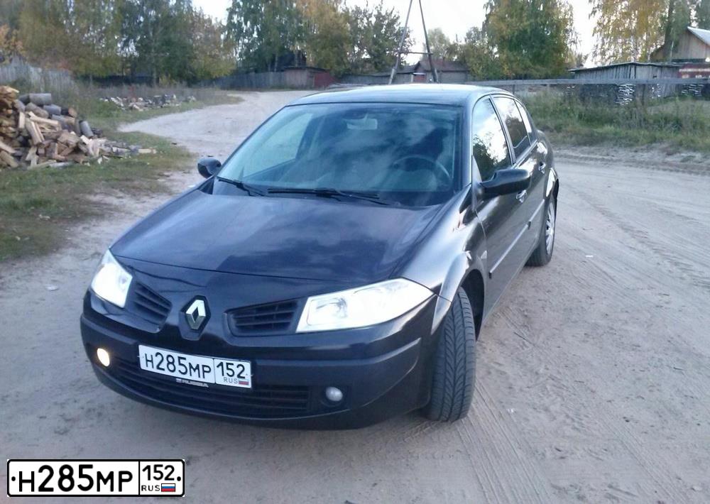 Фото автомобиля RENAULT MEGANE, 2008 — госномер Н285МР152. Цвет: ЧЕРНЫЙ