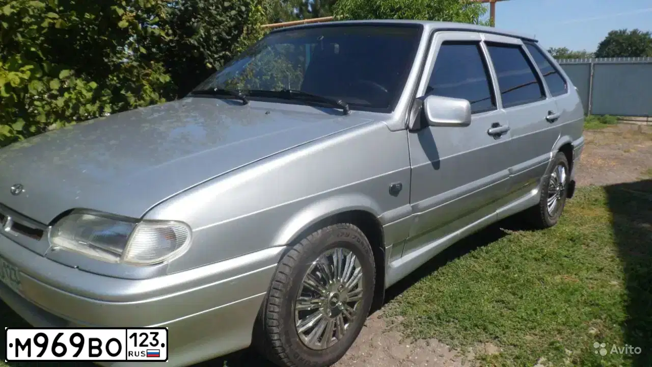 Фото автомобиля LADA 2114 SAMARA, 2004 — госномер М969ВО123. Цвет: СВЕТЛО-СЕРЕБРИСТЫЙ МЕТАЛЛ