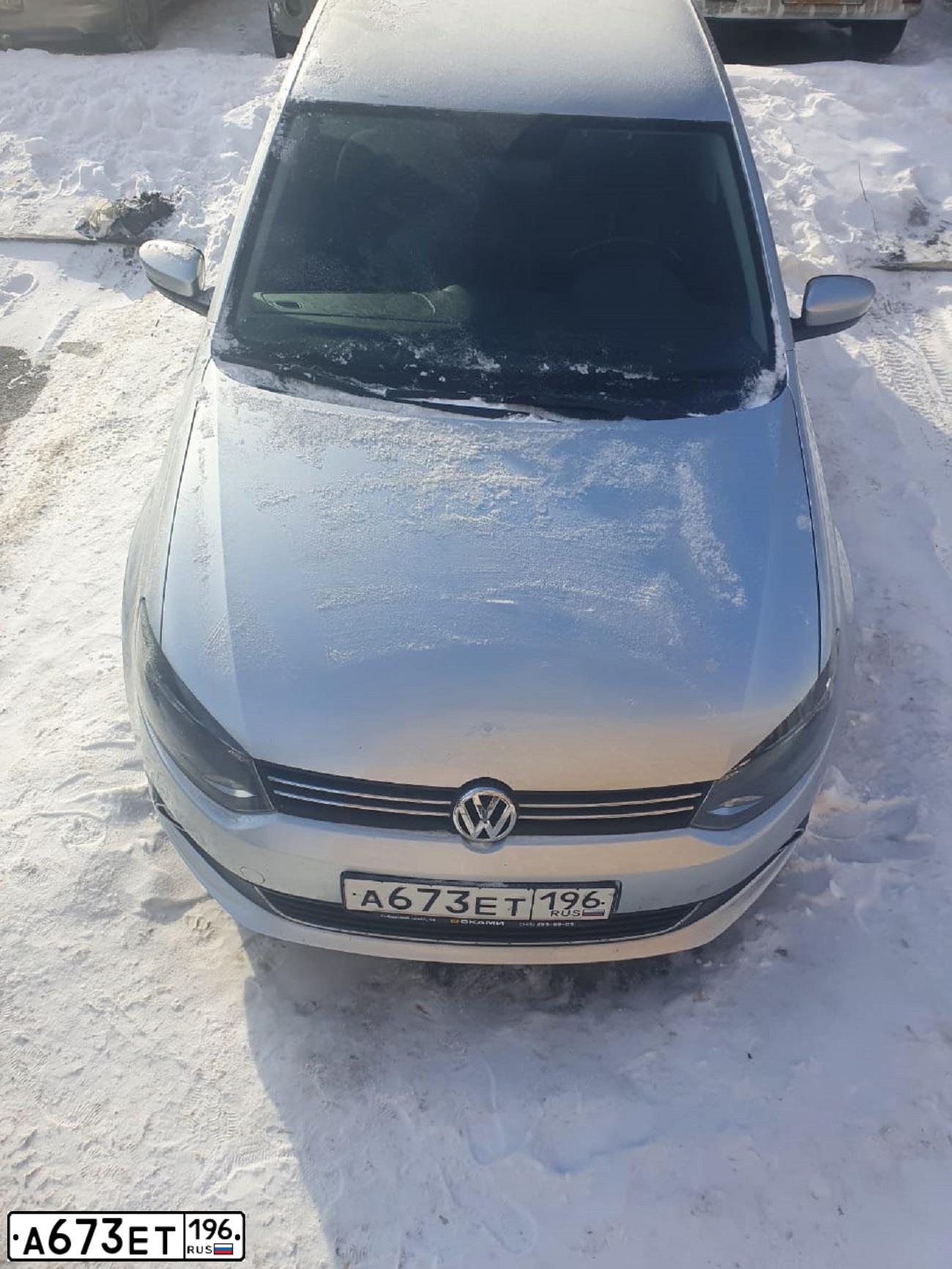 Фото автомобиля VOLKSWAGEN POLO, 2013 — госномер Р744ОМ196. Цвет: СЕРЕБРИСТЫЙ