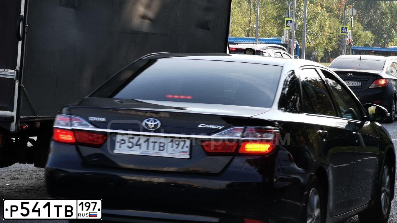 Фото автомобиля TOYOTA CAMRY, 2015 — госномер Р541ТВ197